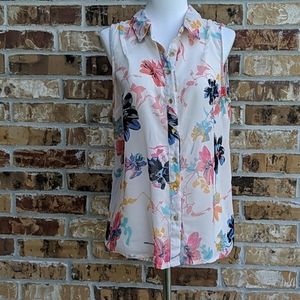 Sleeveless floral button shirt